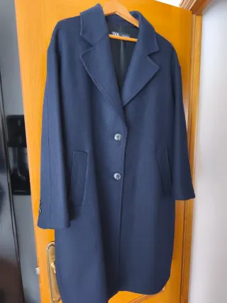 Abrigo azul marino Zara