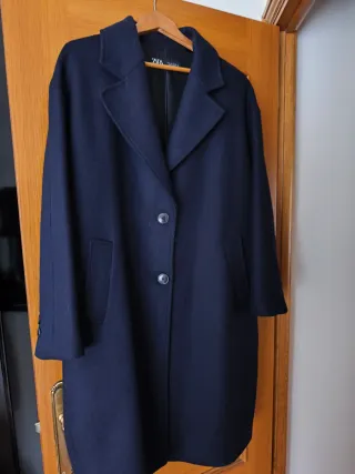 Abrigo azul marino Zara