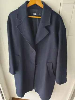 Abrigo azul marino Zara
