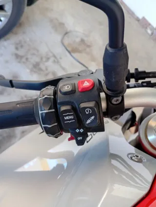 BMW F900R 2020 solo está semana 6300 algo negociab