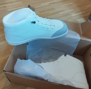 Hobibear Zapatilla( Bota) .  Talla 43 Negociable!