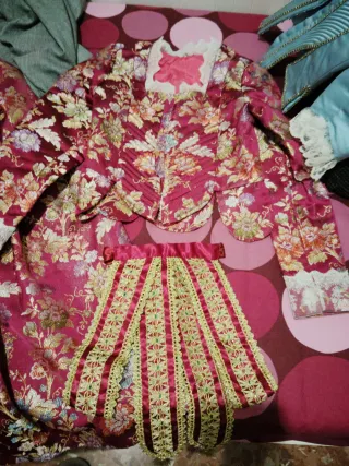 Traje de Fallera Infantil le faltan las manteletas