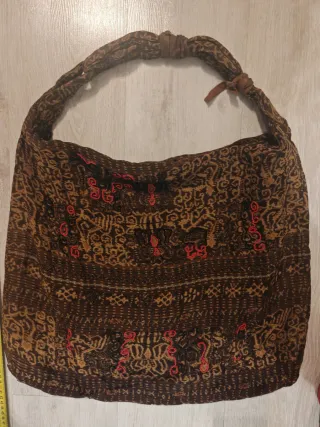 Borsa in tessuto marrone e rossa