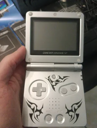 Nintendo Game Boy Advance SP con scatola