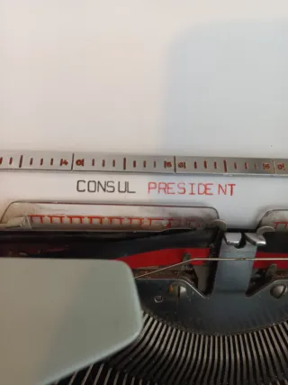 Máquina de escrever Consul President