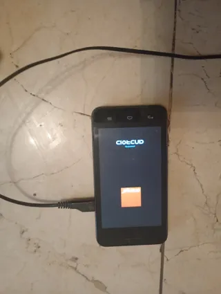 Móvil Cloud Negro y Naranja