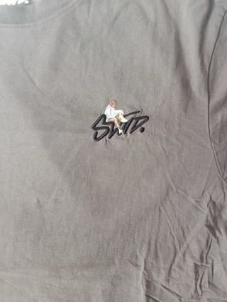 Camiseta Pull&Bear verde oliva con estampado