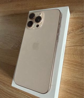 iPhone 16 Pro Max Dorado