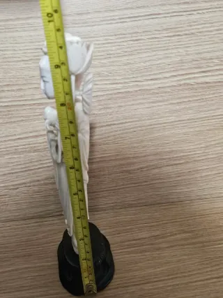 Figura Geisha con Flor de Loto