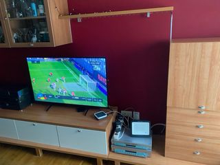 Mueble de salón madera y cristal