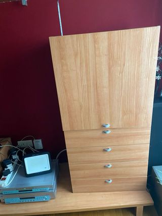 Mueble de salón madera y cristal