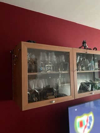 Mueble de salón madera y cristal