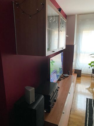 Mueble de salón madera y cristal