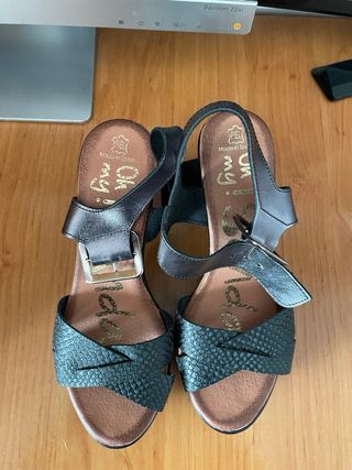 Sandalias de tacón negras