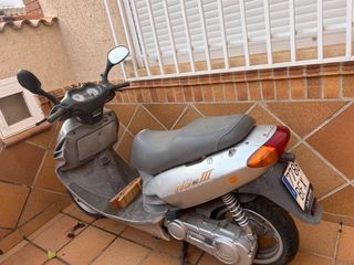 Daelim 125 Scooter Plata