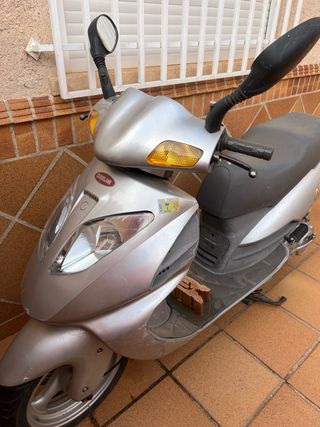 Daelim 125 Scooter Plata