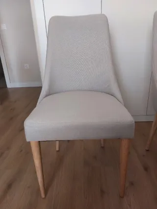 4 Sillas Comedor Kenay beige sin usar