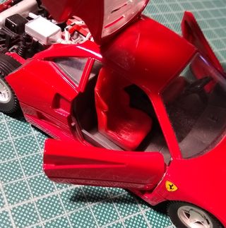 Maqueta 1:25 Ferrari F40 Rojo TONKA