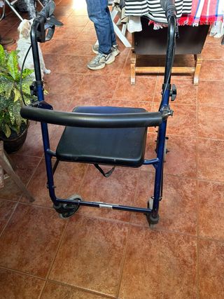 ANDADOR PARA ANCIANOS