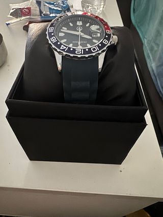 Reloj Mercedes-Benz GMT Negro y Rojo