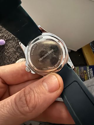 Reloj Mercedes-Benz GMT Negro y Rojo