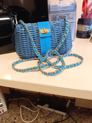 Bolsos de mujer negros y morados