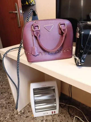 Bolsos de mujer negros y morados