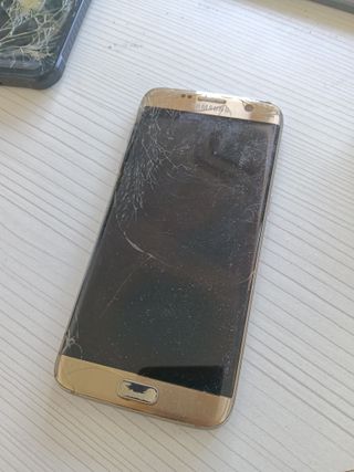 Lote 2 teléfonos Samsung para piezas (rotos)