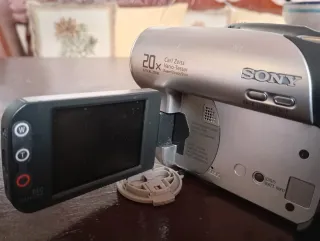 Videocámara Sony Handycam DVD 20x Zoom