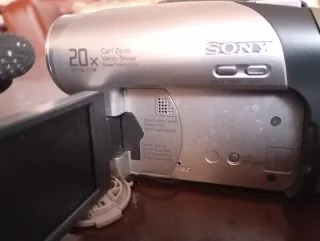 Videocámara Sony Handycam DVD 20x Zoom