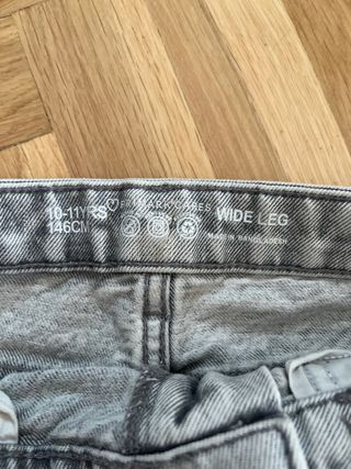 Pantalones vaqueros grises