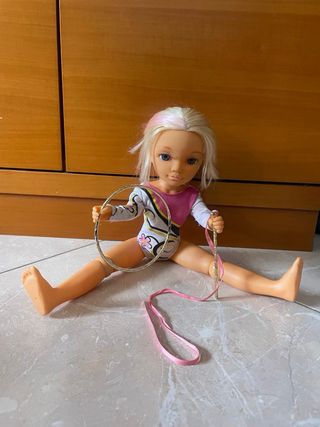 Nancy Gimnasta con Aro y Cinta