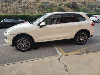 Porsche Cayenne 2013