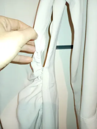 Vestido midi Zara beige