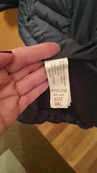 Cazadora acolchada mujer con capucha y pelo