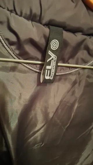 Cazadora acolchada mujer con capucha y pelo