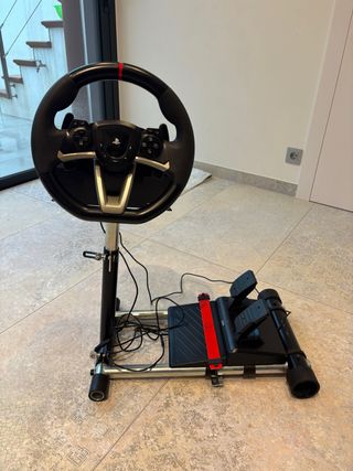Volante HORI PS4/PS5 con pedales y soporte
