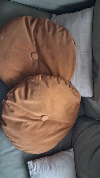 2 Cojines Redondos Marrones Ikea