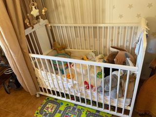 Cuna de bebé blanca