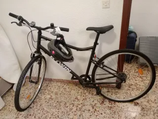 Bicicleta de paseo BTWIN negra