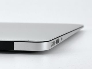 MacBook Air 13" Intel Core i5 1.8GHz 2 núcleos - SSD 256GB - RAM 8GB