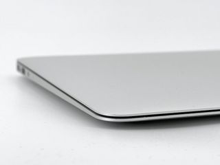 MacBook Air 13" Intel Core i5 1.8GHz 2 núcleos - SSD 256GB - RAM 8GB