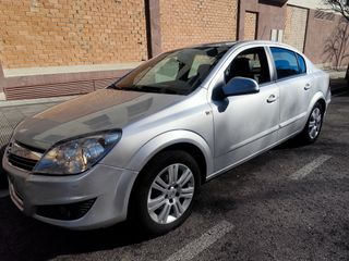 Opel Astra 2010