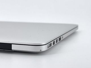 MacBook Pro 15" Intel Core i7 2.2GHz 4 núcleos - SSD 256GB - 16GB RAM