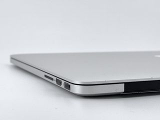 MacBook Pro 15" Intel Core i7 2.2GHz 4 núcleos - SSD 256GB - 16GB RAM