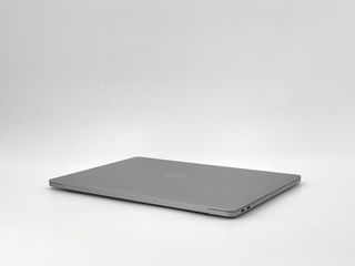 MacBook Pro 13" - Intel Core i5 2.0GHz 2 núcleos - SSD 256GB - RAM 8GB - Gris Espacial