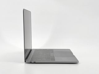 MacBook Pro 13" - Intel Core i5 2.0GHz 2 núcleos - SSD 256GB - RAM 8GB - Gris Espacial