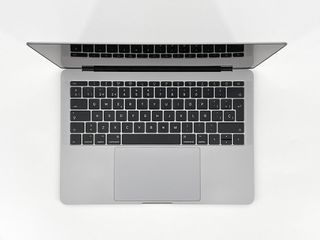 MacBook Pro 13" - Intel Core i5 2.0GHz 2 núcleos - SSD 256GB - RAM 8GB - Gris Espacial