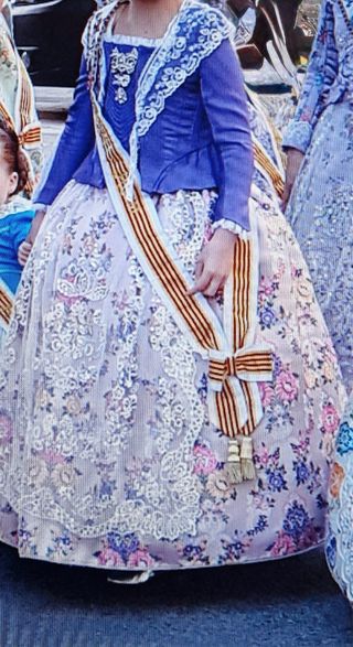 Traje de Fallera Rosa y Morado