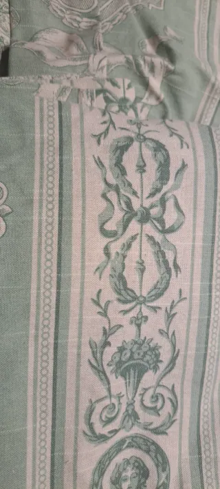 Cortinas verdes y blancas con borla